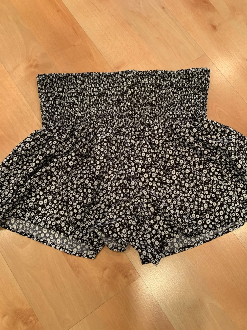 SHEIN Black and White Floral Smocked Waist Shorts